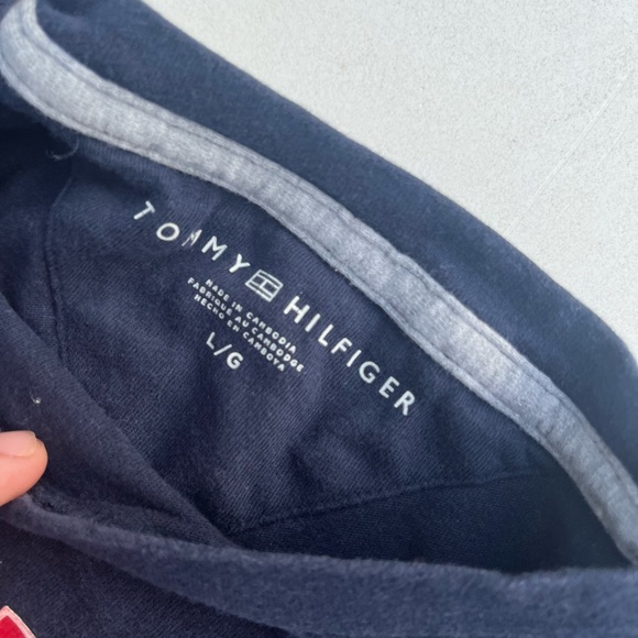 tommy hilfiger navy tee - Picture 3 of 3